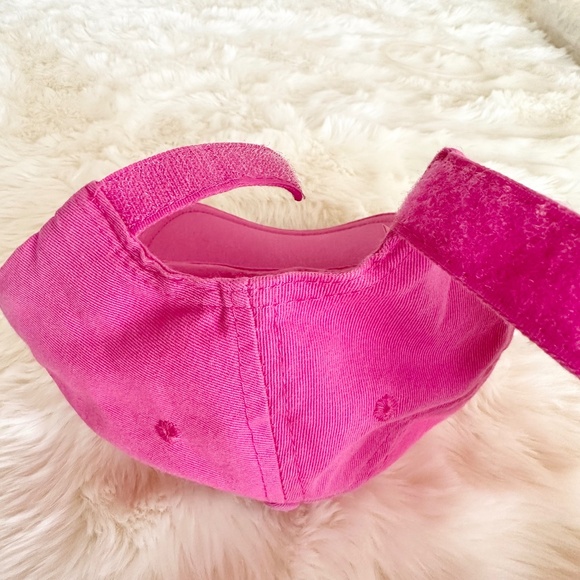 Hello Kitty Bundle - HK Girls Pink Hat, Mini Coin Pouch and Keycap. - Picture 9 of 15